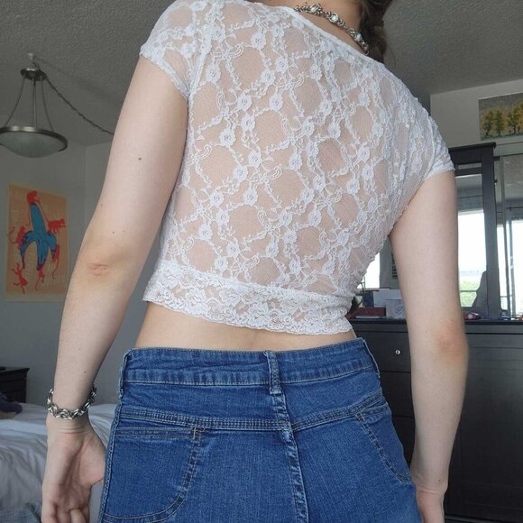 Coquette short-sleeved white lace crop top with a sheer back - Picture 5 of 13